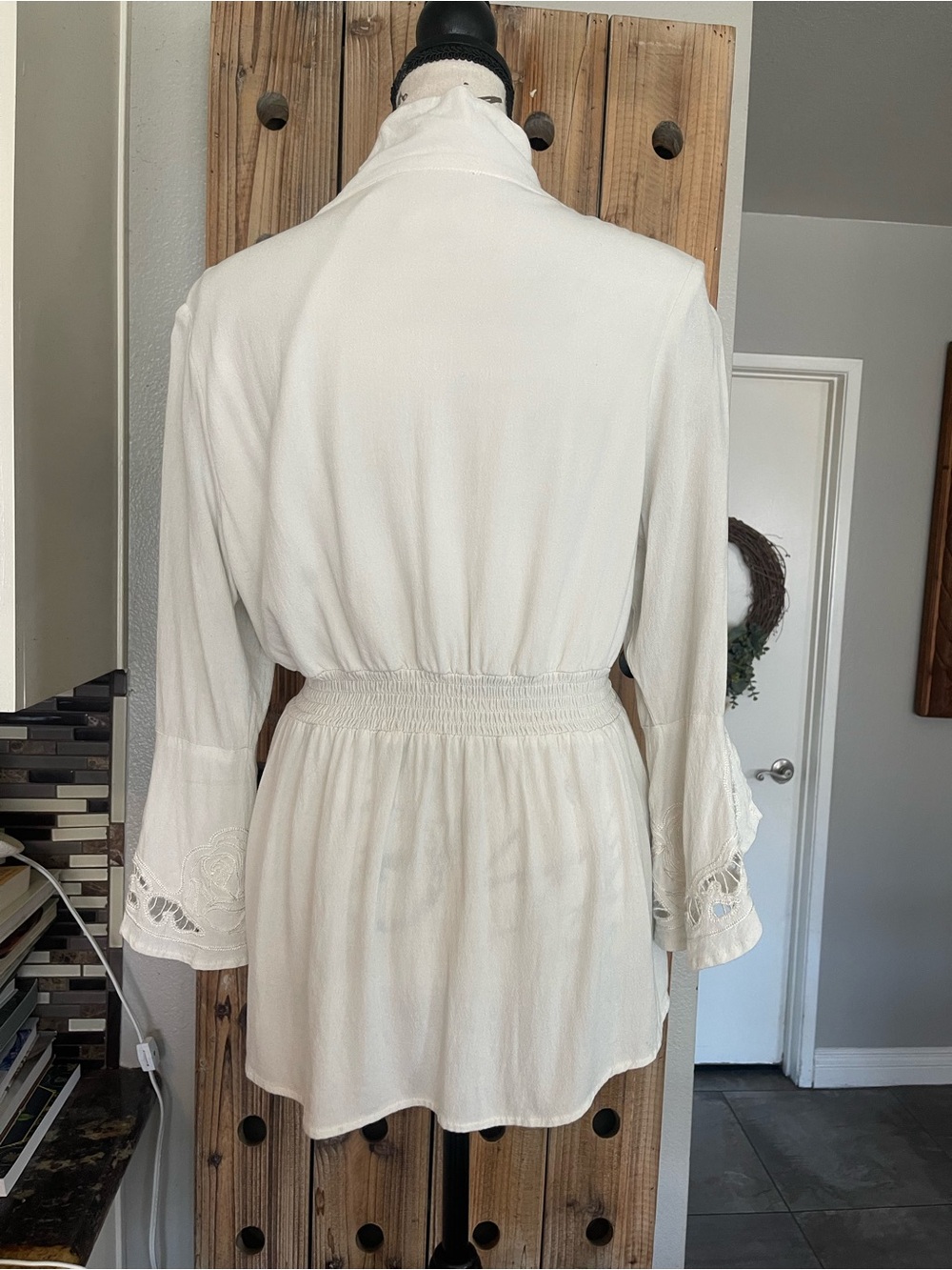Idyllwind Ivory Lace-Trim Buttoned Peasant Blouse - Picture 7 of 8